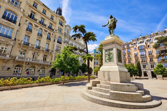 Small Group Tour of the Austrias in Madrid - The Experience: What Travelers Can Expect