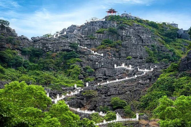 Small group tour Trang An  Bai Dinh  Mua cave 1 day with Full service - FAQ
