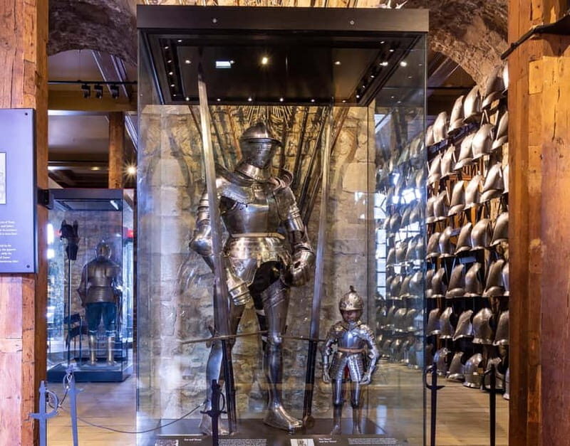 Small Group Tower of London, Crown Jewels & White Tower Tour - A Deep Dive into the Experience