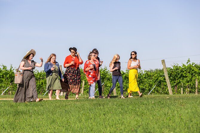 Small-Group Vineyard and Orchard Tour with Wine Tasting in Muscoda - FAQs
