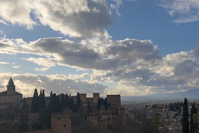 Small group visit to the Alhambra with tickets included - Authentic Insights from Reviewers