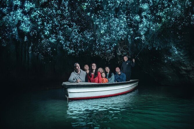 Small Group Waitomo and Rotorua including Te Puia Tour - An in-depth Look at the Itinerary