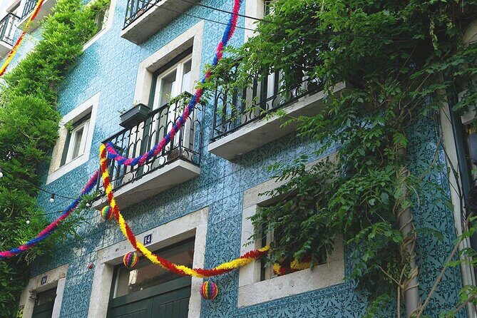 Small Group Walking Tour in Lisbon - Practical Details & Tips
