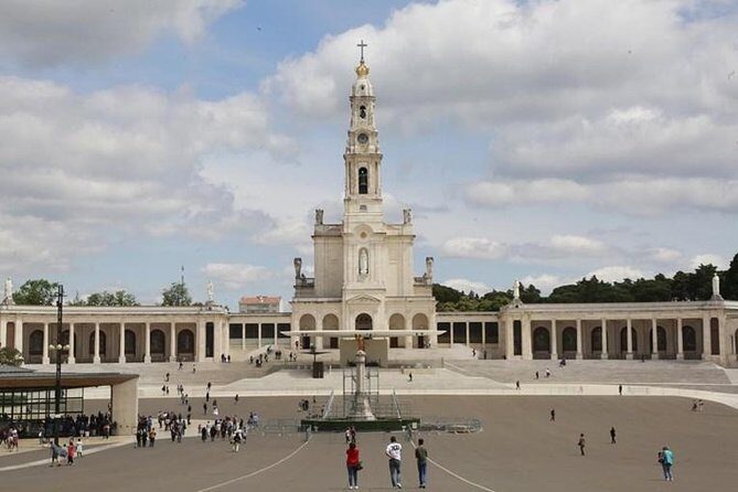 SMALL GROUP(2-6pax) Lisbon to Obidos+Fatima+Nazare) PRIVATE TOUR - The Itinerary in Detail: What to Expect on the Day