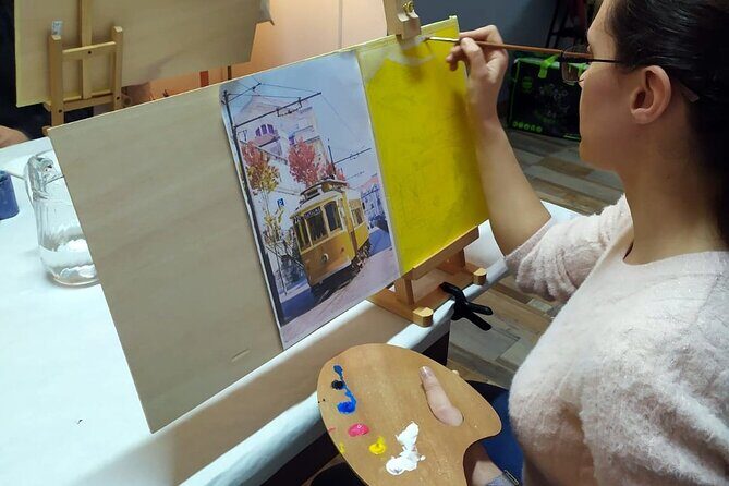 Small Painting Group with a Local Artist in Porto - Who Should Book This?