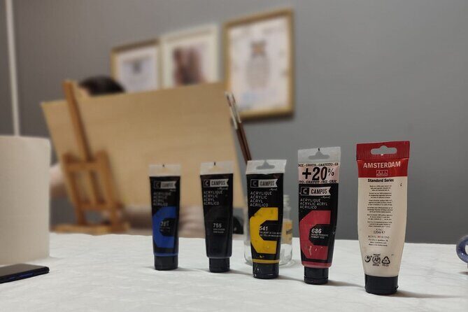 Small Painting Group with a Local Artist in Porto - FAQs