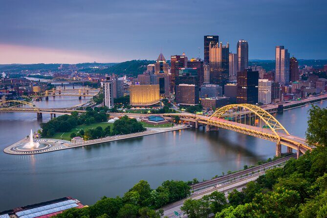 Smartphone-Guided Tour of Downtown Pittsburgh Sights & Stories - A Walk Through Downtown Pittsburgh: What to Expect