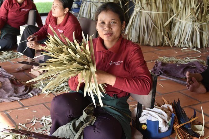 Smok weaving DIY activity from sugar palm leaf - Authenticity and Unique Aspects