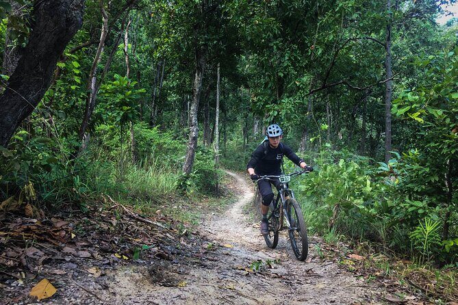 Smoke on the Water Trail Mountain Biking Tour Chiang Mai - Who Should Consider This Tour