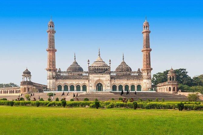 Smooth Departure Transfer by Car from Agra to Lucknow - A Practical Look at the Agra to Lucknow Transfer Service