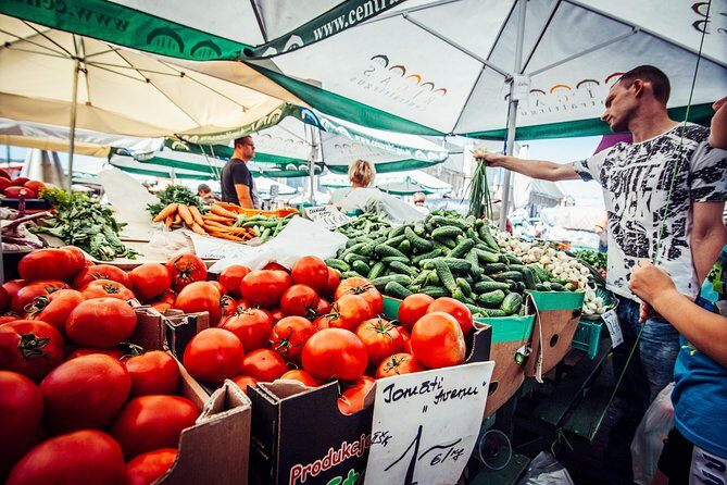 Snacks and bites in Vilnius local market - A Close Look at the Vilnius Market Tasting Tour