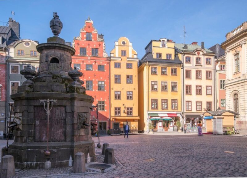 Snaps, Hygge and Nightlife Tour in Stockholm Old Town Bars - Who Is This Tour Best Suited For?