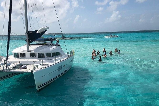 Snorkel adventure to Isla Mujeres by Catamaran. Open Bar and buffet included. - Analyzing the Value