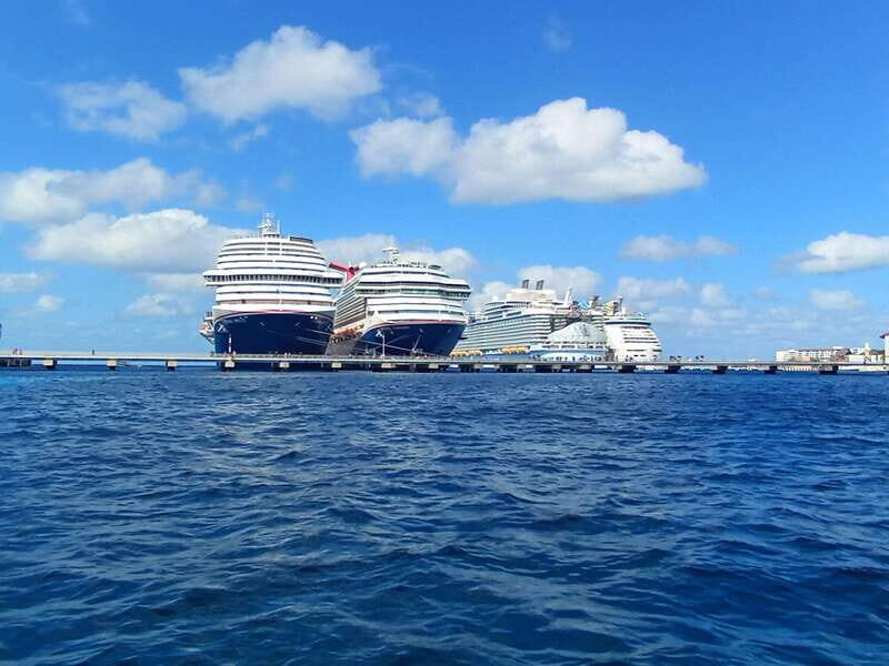 Snorkel along the coast with Chivis Del Mar. - Timing & Duration