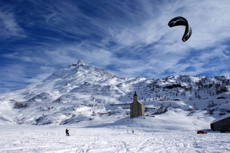 Snowkiting School on the Simplon Pass - A Detailed Look at Snowkiting on the Simplon Pass