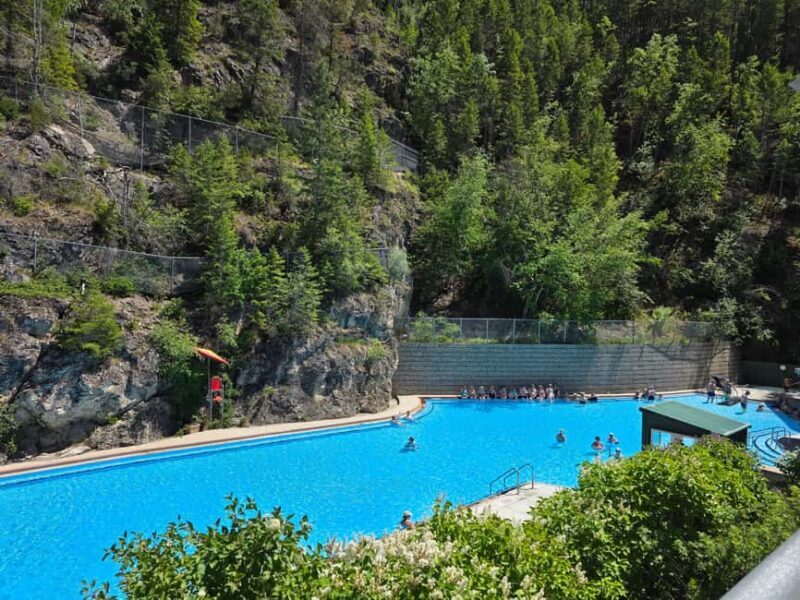 Soak & Explore: Radium Hot Springs and Kootenay Park Tour - An In-Depth Look at the Radium Hot Springs and Kootenay Park Tour
