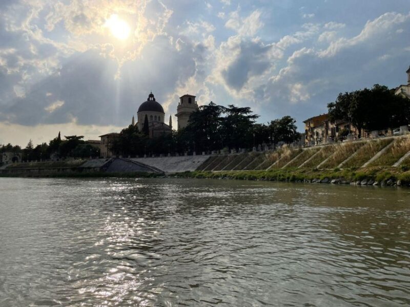 Soft-rafting at sunset and aperitif in Piazza Erbe - Who Is This Tour Best For?