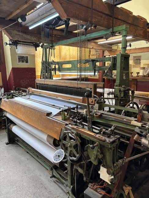 Soierie Vivante's weaving workshops : tours and demos - The Experience in Detail