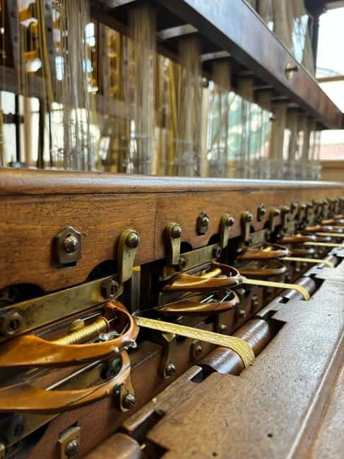 Soierie Vivante's weaving workshops : tours and demos - The Sum Up