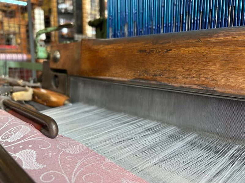 Soierie Vivante's weaving workshops : tours and demos - FAQ