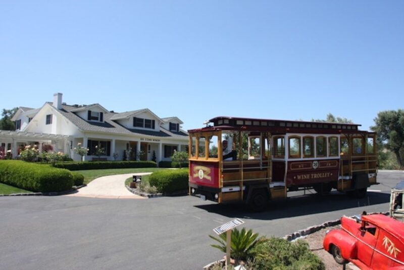 Sonoma Valley: Wine Trolley Tasting Tour with Lunch - The Guides and Group Dynamics