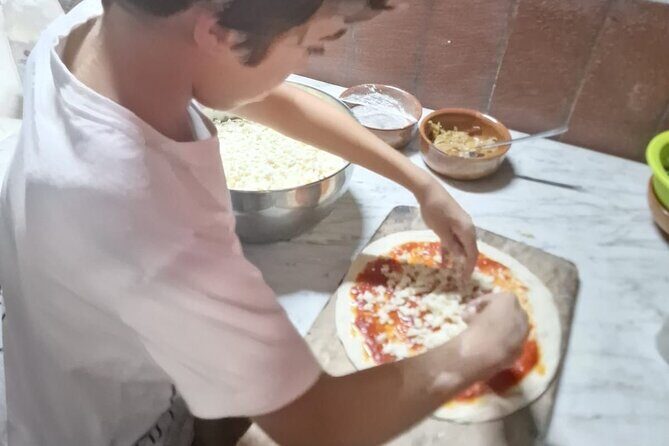 Sorrento Pizza Making Class with Local Pizzaiolo Hands on 100% - Who Should Book This Experience?