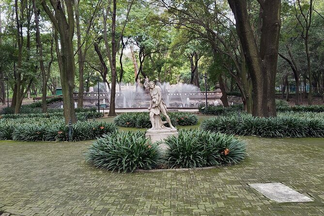 Sounds of Chapultepec Musical Journey through the History of Mexico - A Closer Look at the Tour