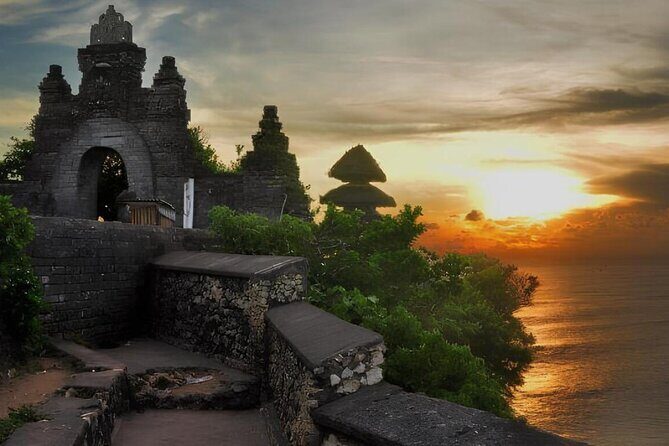 South Bali Iconic GWK, Melasti Beach and Uluwatu Kecak Sunset - Key Points