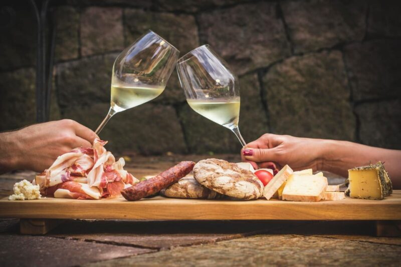 South Tyrolean specialties and wine tasting - The Sum Up
