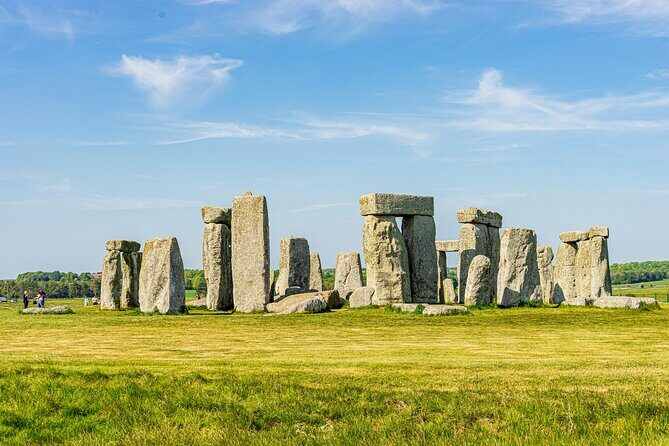 Southampton Port to London via Stonehenge Private Transportation - The Stonehenge Detour