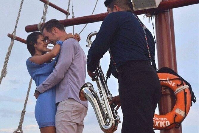 Spanish Galleon in Cancún - Romantic Lobster Dinner Cruise & Live Saxophone - Who Will Love This Experience?