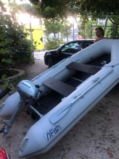 Spearfishing Fishing Tour with Seafood Lunch at the Beach - Authenticity & Local Flavor