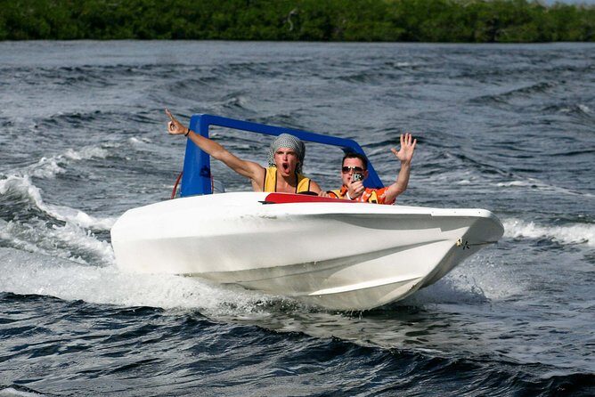 Speedboat tour in Cancun with snorkel and sightseeing in manglars - Who Should Consider This Tour?