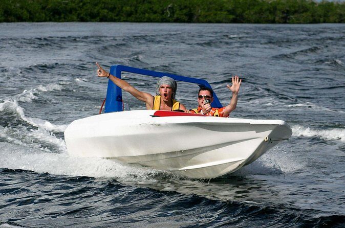 Speedboat tour in Cancun with snorkel and sightseeing in manglars - FAQ