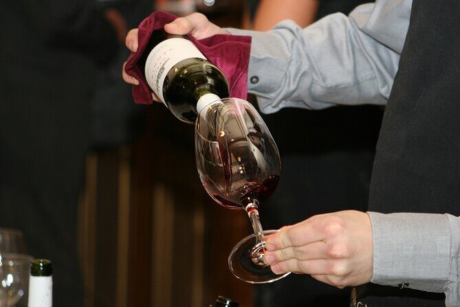 Spello wine tour by tuk tuk in Italian - Key Points