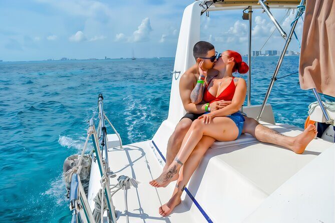Splendid Isla Mujeres Catamaran: drinks and fun all day! - An In-Depth Look at the Tour Experience