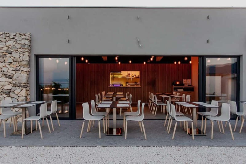 Split/Grad Katela: Vineyard Hen Party Dinner with Transfers - A Closer Look at the Vineyard Dinner Experience