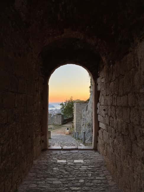 Split: Klis Sunset Sightseeing Bus Tour - FAQs
