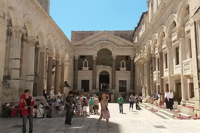 SPLIT-PRIVATE Emperor's Walking Tour for History Lovers + Museum - Key Points