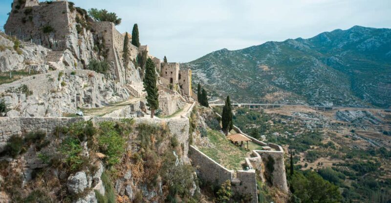 Split: Private tour to Klis Fortress and Vranjaa cave - FAQ
