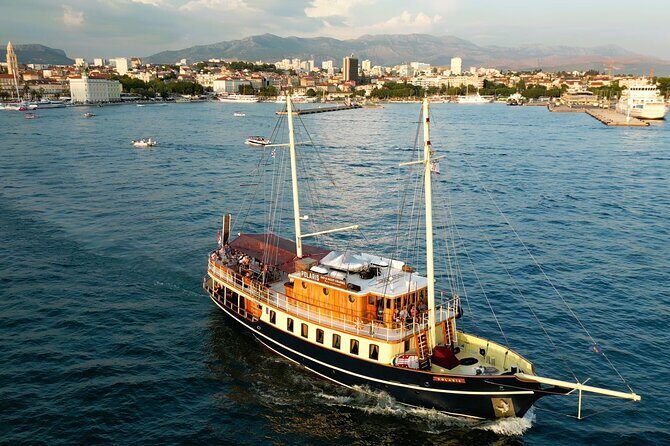 Split Sunset Cruise With Live Music - Key Points