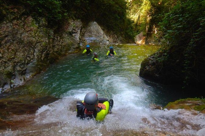 Sports canyoning in the Vercors near Grenoble - The Walk & Approach