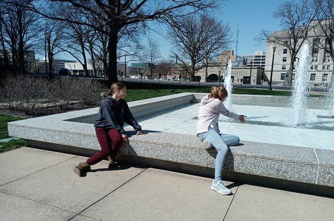 Springfield Illinois Scavenger Hunt Walking Activity - Local Flavor and Food Stops