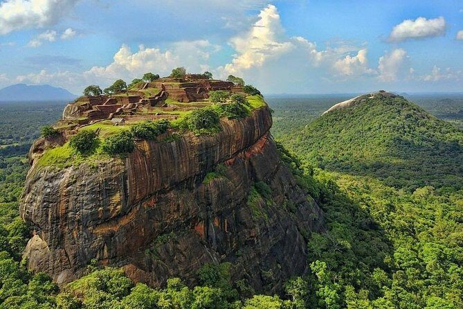 Sri Lanka highlights in 6 days - A Deep Dive into the 6-Day Sri Lanka Experience
