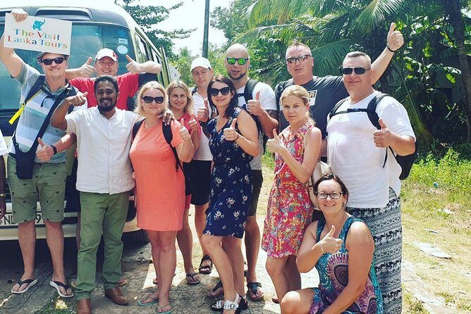Sri Lanka Private Tour 10 DAYS Driver/Vehicle/Accommodation H/B - FAQ