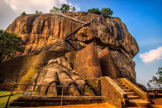 Sri Lanka Private Tour 8 days-Driver/vehicle/accommodation H/B - Key Points