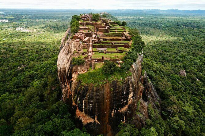 Sri Lanka Tour in 6 Days with 3 Star Hotels and Private Car - Key Points