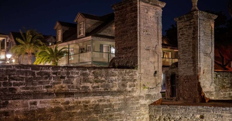 St. Augustine, FL: Everdark Express Shadow Shuttle Tour - Using Paranormal Equipment