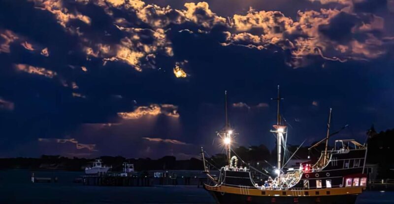 St. Augustine: The Black Raven Rum Runners Pirate Show (21+) - What’s the Experience Like?