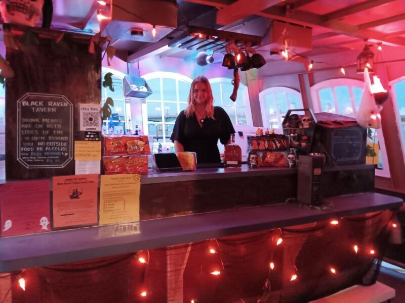 St. Augustine: The Black Raven Rum Runners Pirate Show (21+) - The Crew and Authenticity